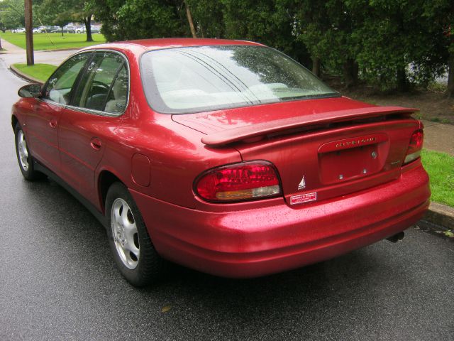 1999 Oldsmobile Intrigue S Sedan