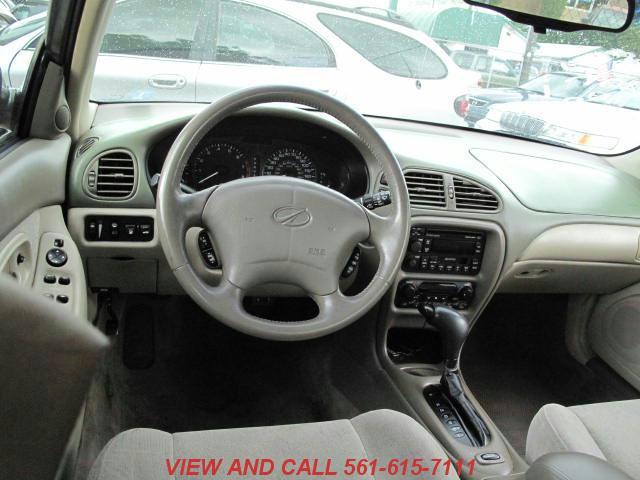 1999 Oldsmobile Intrigue S Sedan