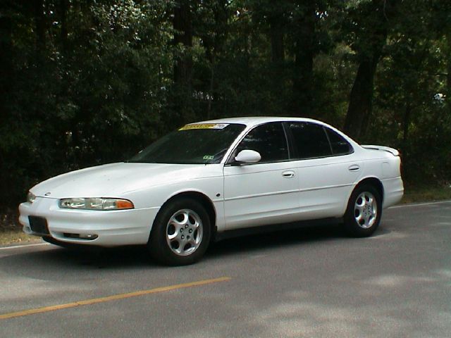 1999 Oldsmobile Intrigue S Sedan