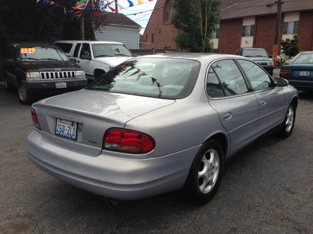 1999 Oldsmobile Intrigue S Sedan