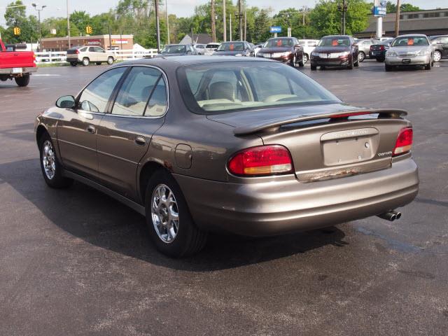 2000 Oldsmobile Intrigue FWD 4dr Sport