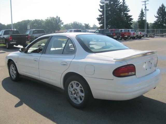 2001 Oldsmobile Intrigue S Sedan