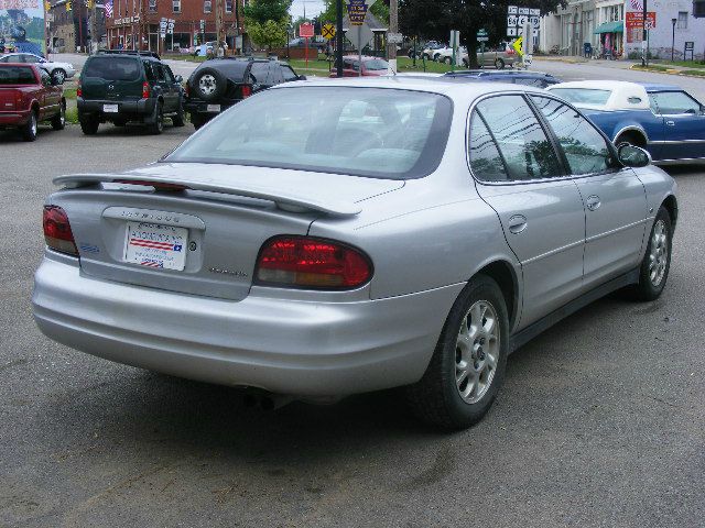 2001 Oldsmobile Intrigue S Sedan