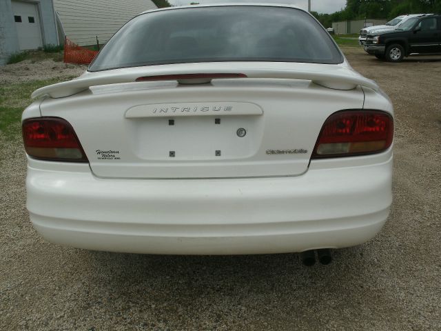 2001 Oldsmobile Intrigue S Sedan