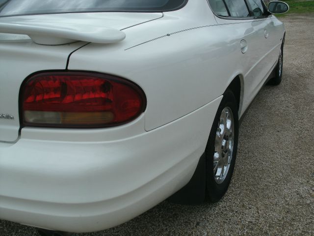 2001 Oldsmobile Intrigue S Sedan
