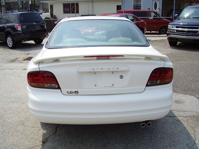 2002 Oldsmobile Intrigue Standard 4X4 Hardtop