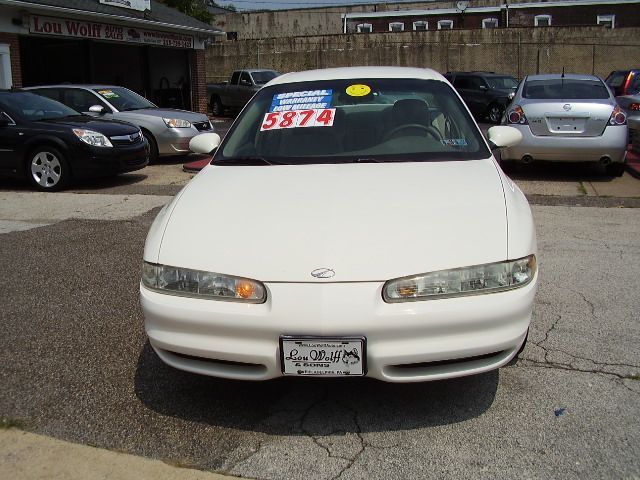 2002 Oldsmobile Intrigue Standard 4X4 Hardtop