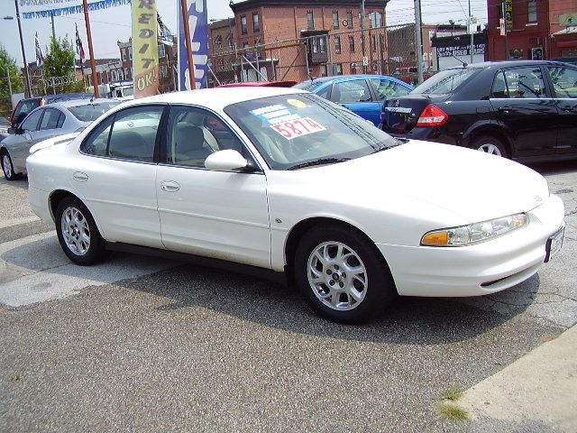 2002 Oldsmobile Intrigue Standard 4X4 Hardtop