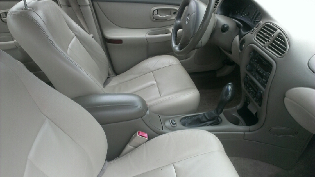 2002 Oldsmobile Intrigue Standard 4X4 Hardtop