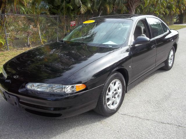 2002 Oldsmobile Intrigue Standard 4X4 Hardtop