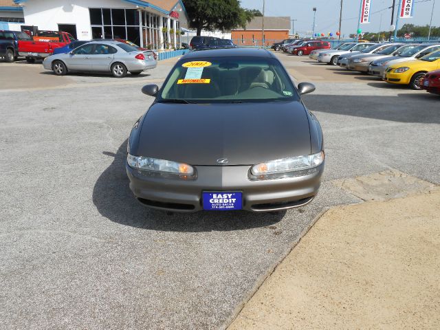 2002 Oldsmobile Intrigue Standard 4X4 Hardtop