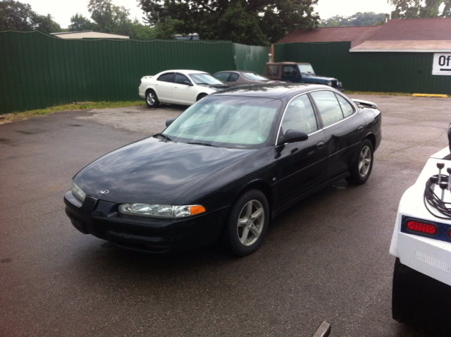2002 Oldsmobile Intrigue Standard 4X4 Hardtop
