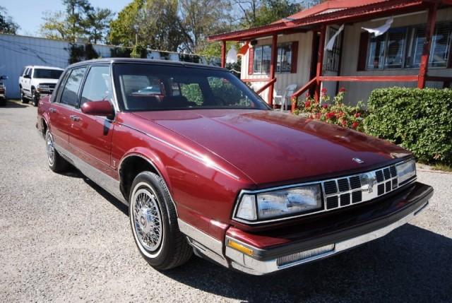 1989 Oldsmobile Ninety Eight 2008 Chevrolet LT2