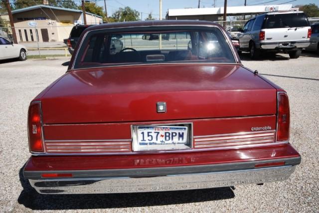 1989 Oldsmobile Ninety Eight 2008 Chevrolet LT2