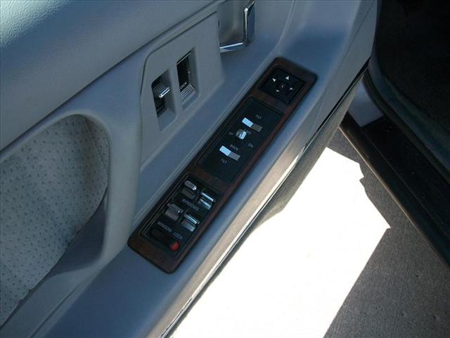 1991 Oldsmobile Ninety Eight Deluxe Sport