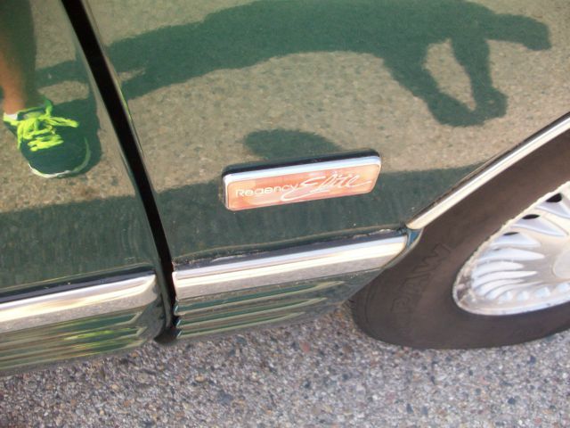 1996 Oldsmobile Ninety Eight 1999 SUV Luxury