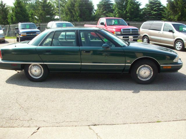 1996 Oldsmobile Ninety Eight 1999 SUV Luxury