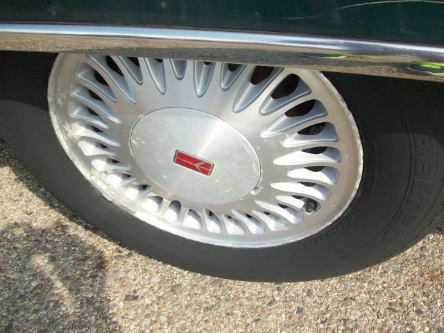 1996 Oldsmobile Ninety Eight 1999 SUV Luxury