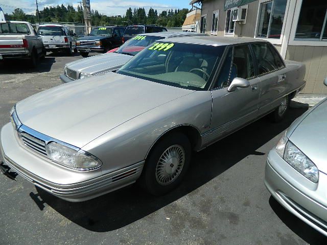 1996 Oldsmobile Ninety Eight 1999 SUV Luxury