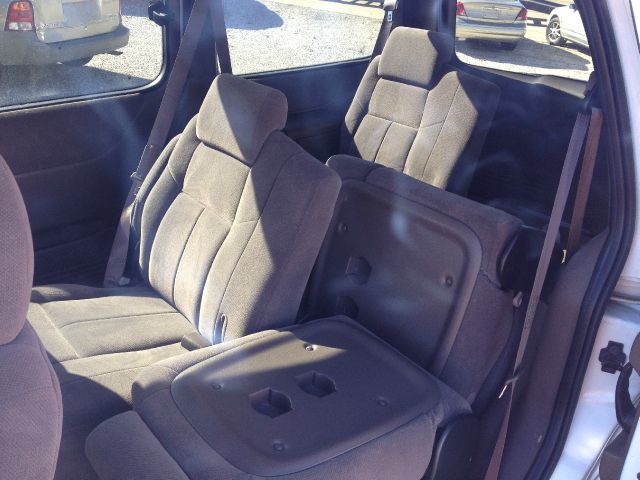 2000 Oldsmobile Silhouette S Sedan