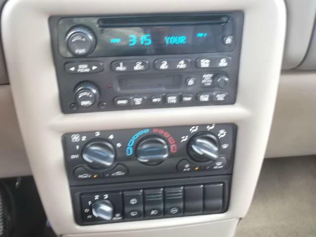 2003 Oldsmobile Silhouette S Sedan