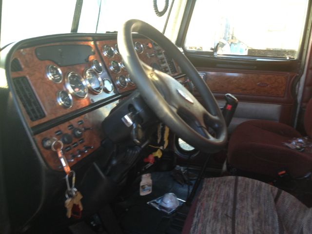 2004 Peterbilt 379 Unknown