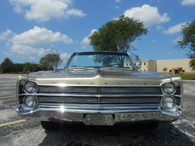 1967 Plymouth FURY 2011 Nissan Juke SV