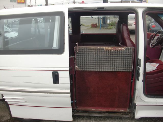 1992 Plymouth Grand Voyager Loaded Up