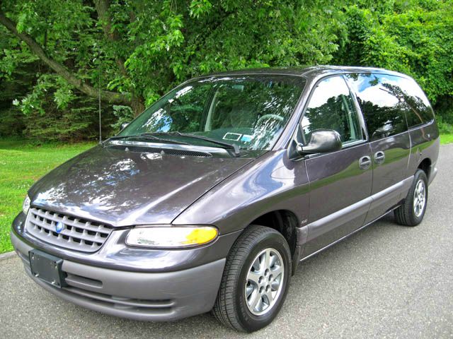 1996 Plymouth Grand Voyager SE