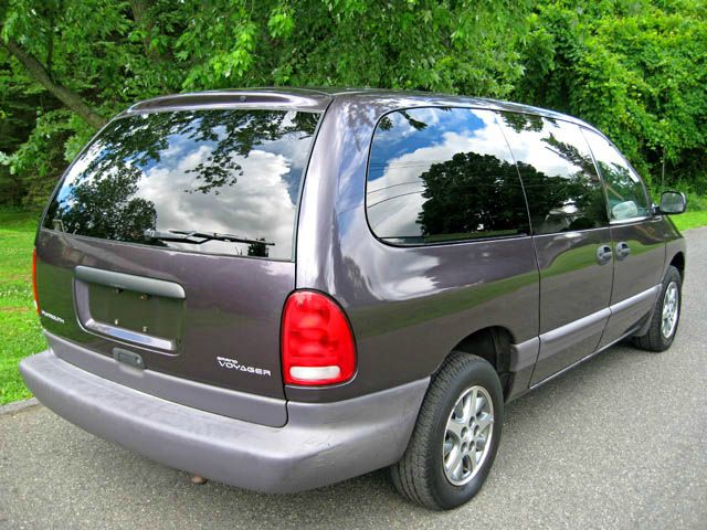 1996 Plymouth Grand Voyager SE