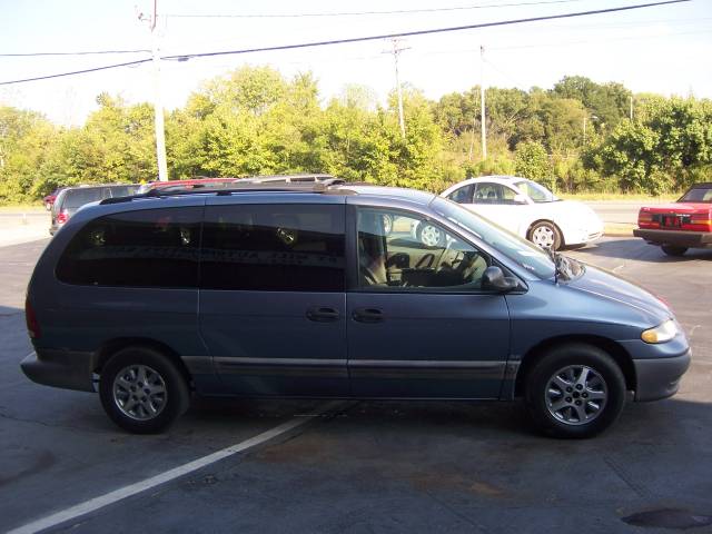 1996 Plymouth Grand Voyager SE
