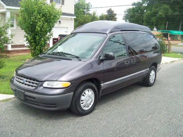 1996 Plymouth Grand Voyager SE