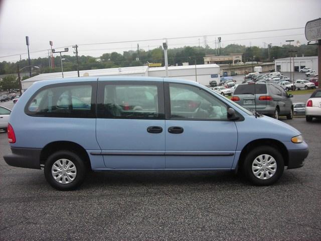 1996 Plymouth Grand Voyager Base