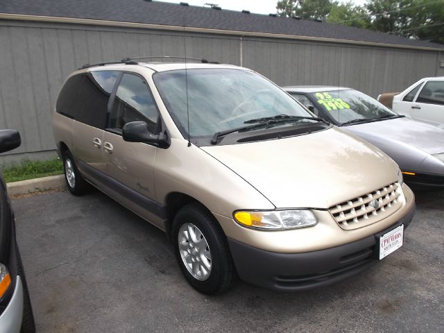 1999 Plymouth Grand Voyager LX 30 CITY 40 HWY MPG 1 Owner