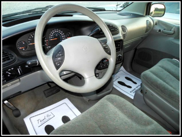 1999 Plymouth Grand Voyager SE