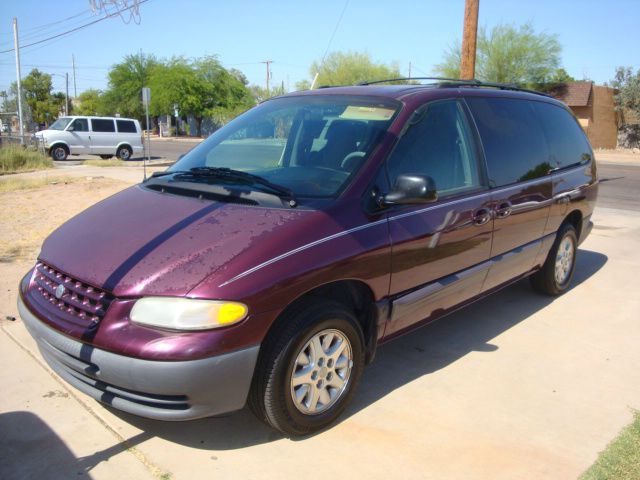 2000 Plymouth Grand Voyager SE