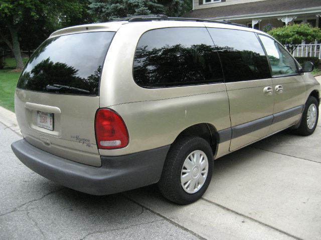 2000 Plymouth Grand Voyager SE