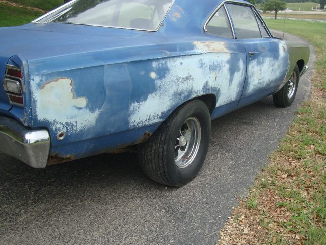 1968 Plymouth ROAD RUNNER Custom 2WD Sedan