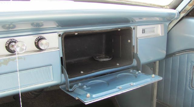 1964 Plymouth Valiant 4.2L Quattro LWB AUTO