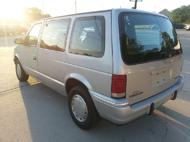 1991 Plymouth Voyager 2006 Mercury Premier