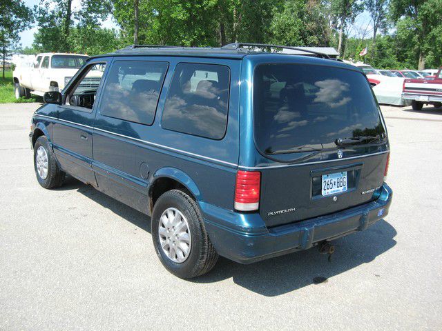 1995 Plymouth Voyager SE
