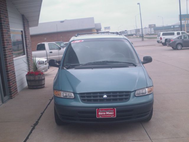 1996 Plymouth Voyager SE