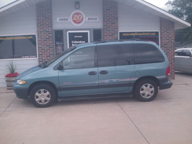 1996 Plymouth Voyager SE