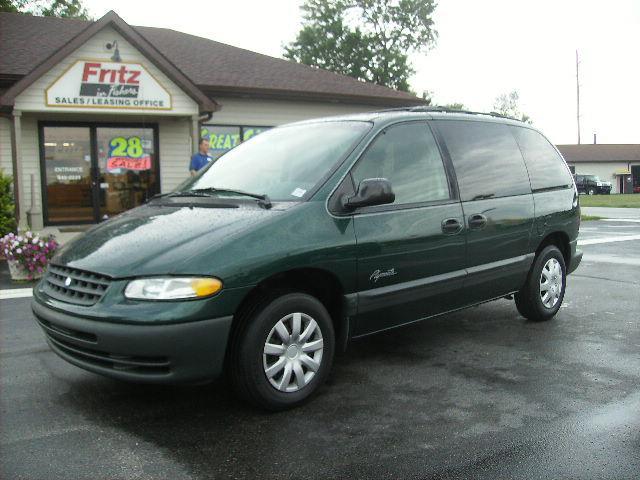 1996 Plymouth Voyager SE