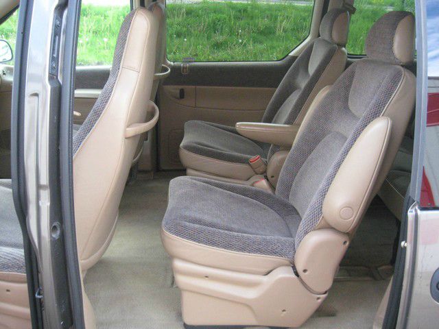 1997 Plymouth Voyager SE