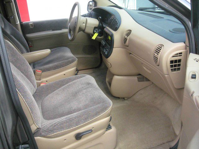1997 Plymouth Voyager SE
