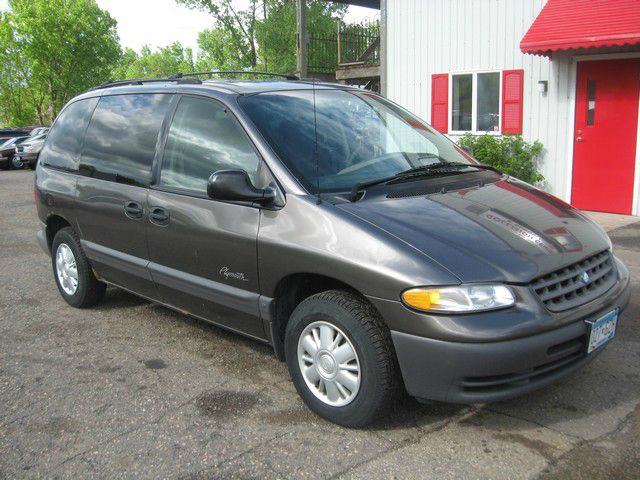1997 Plymouth Voyager SE