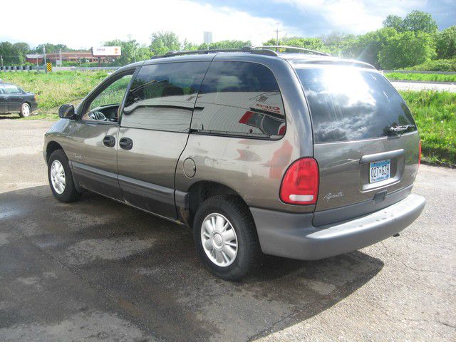 1997 Plymouth Voyager SE