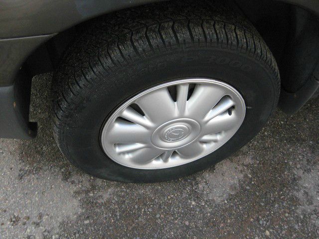 1997 Plymouth Voyager SE