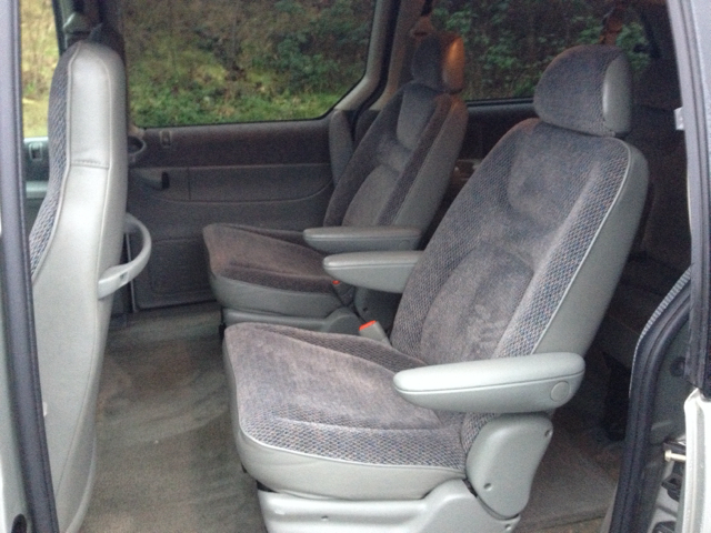 1997 Plymouth Voyager SE